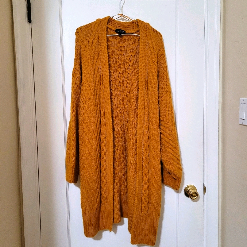 Long knitted cardigan